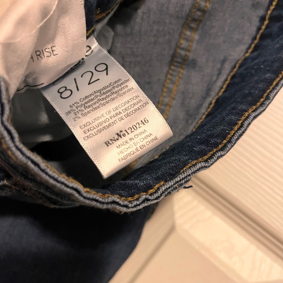 Kensie Jeans With Flowers - Picture 4 of 8